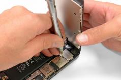 Cara mengganti baterai di iPhone 5