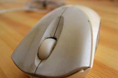 How does a computer mouse work?